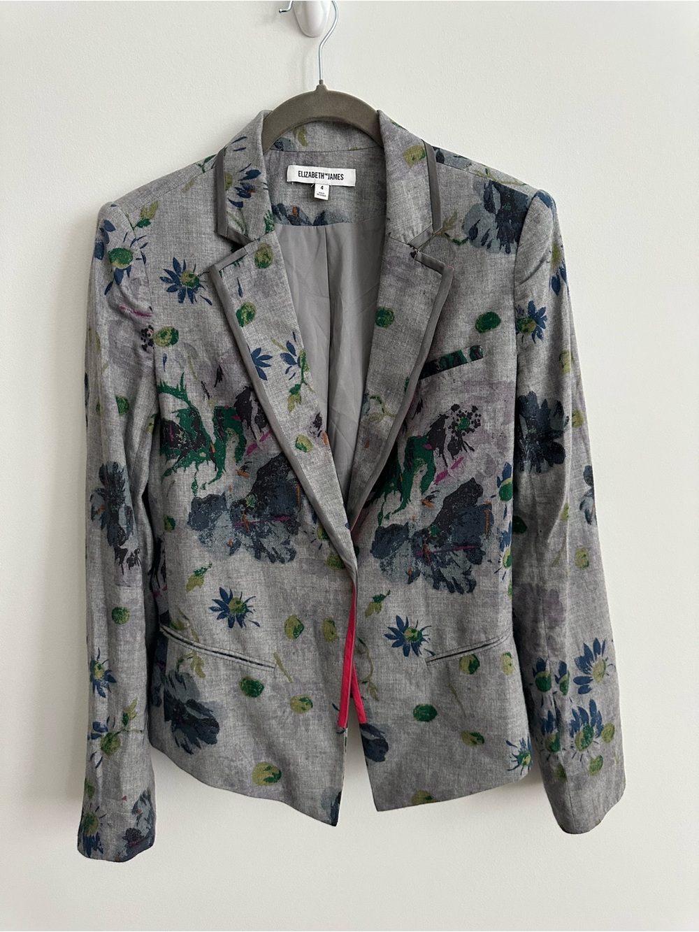 Elizabeth and James Gray Floral Single-Button Blazer with Red and grey Silk Trim - Picture 5 of 10